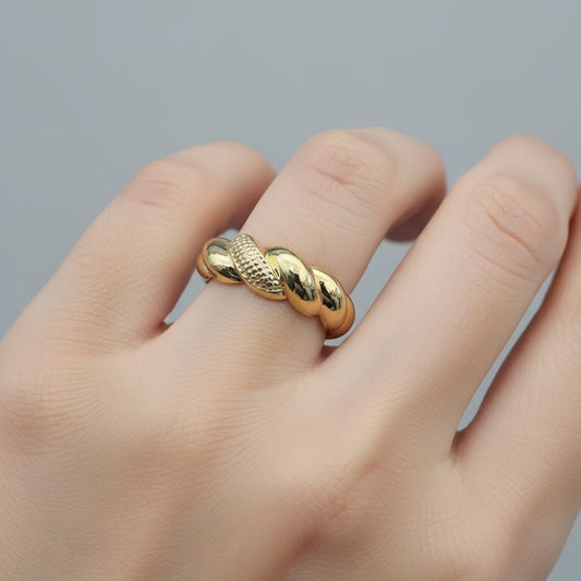 916 Gold (22K) Twisted Candy Design Feather Light Ring for WomenRingsBest Gold Shop