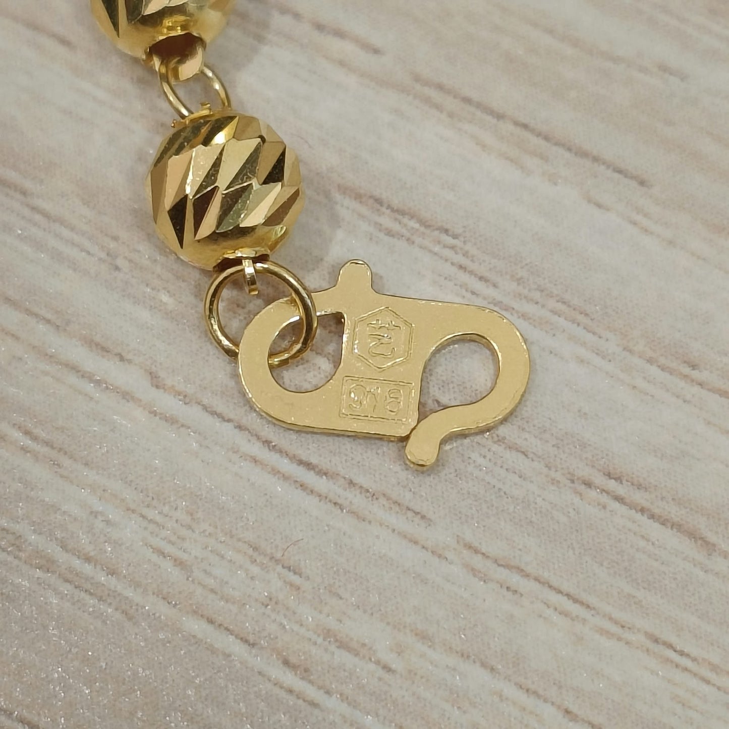 916 Gold Diamond-Cut Ball Bracelet – 18–19cm