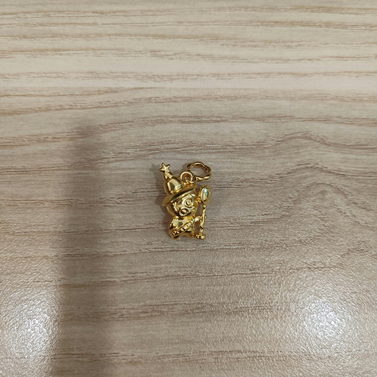 Loket dan Azimat Emas 916 Pelbagai Reka Bentuk Berat 0.13 hingga 0.25 gram