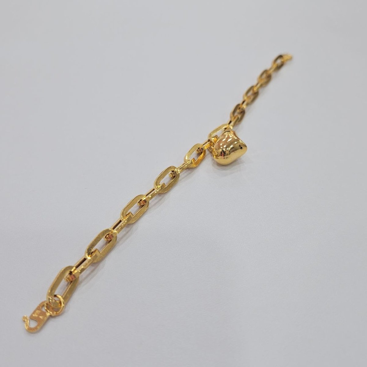 22k / 916 Gold Anchor Link Dangling Heart Bracelet, Light and Bold - Best Gold Shop 22k gold 22k gold bracelet 916 gold Bracelets