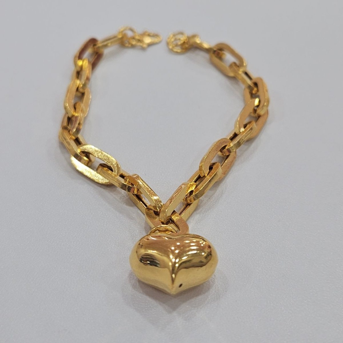 22k / 916 Gold Anchor Link Dangling Heart Bracelet, Light and Bold - Best Gold Shop 22k gold 22k gold bracelet 916 gold Bracelets