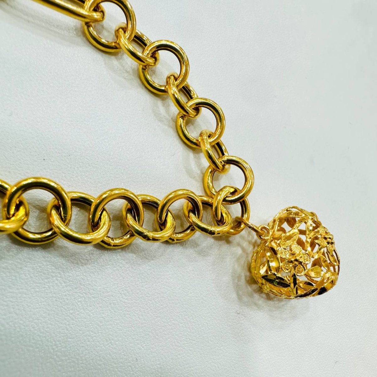 22k / 916 Gold Anchor Link with dangling Heart Bracelet V3 - 22k gold 22k gold bracelet 916 gold Bracelets