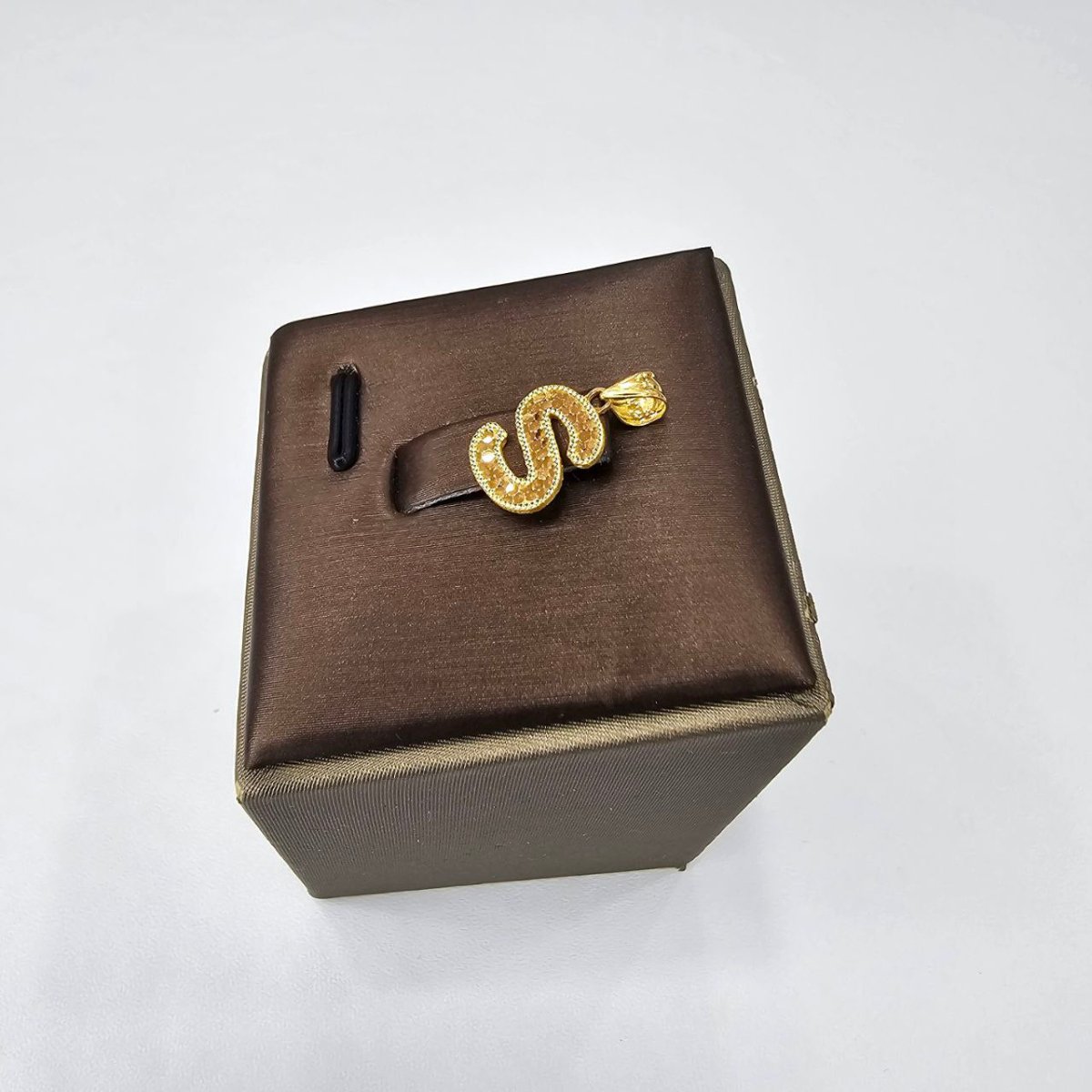 22k / 916 Gold Crush Alphabets Pendants - 22k gold 22k gold pendant 916 gold Charms & Pendants