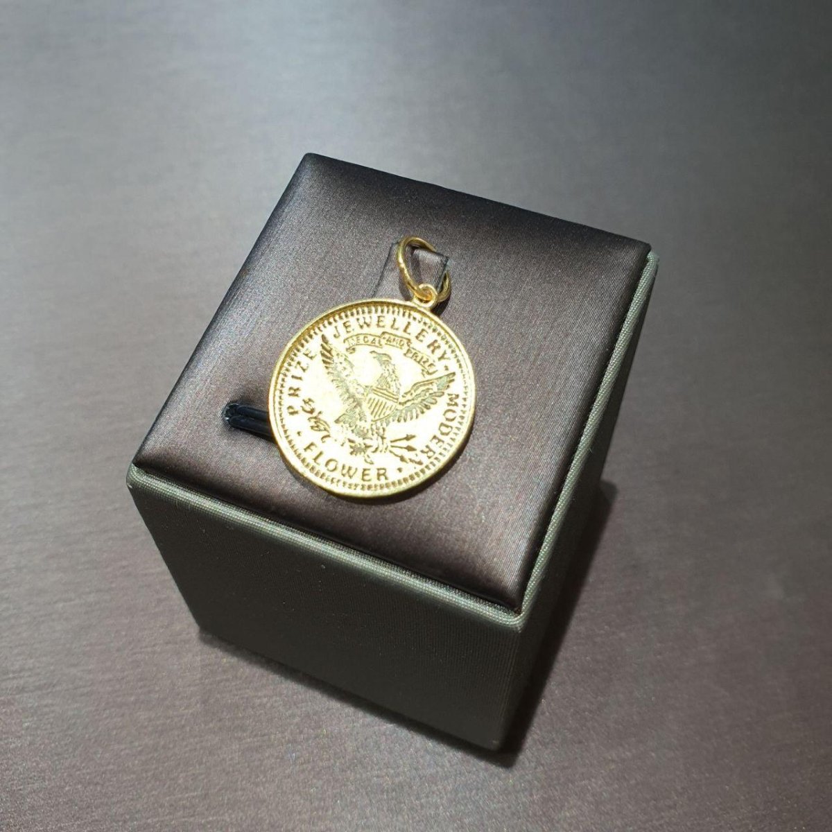 22k / 916 gold Queen Elizabeth Coin pendant - Best Gold Shop 22k gold 22k gold pendant 916 gold Charms & Pendants