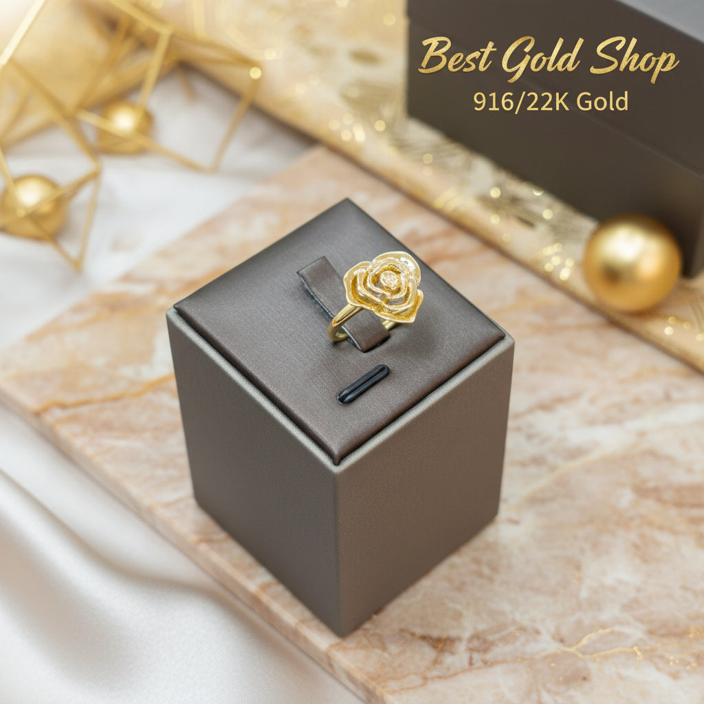 916 gold rose-shaped ring close-up