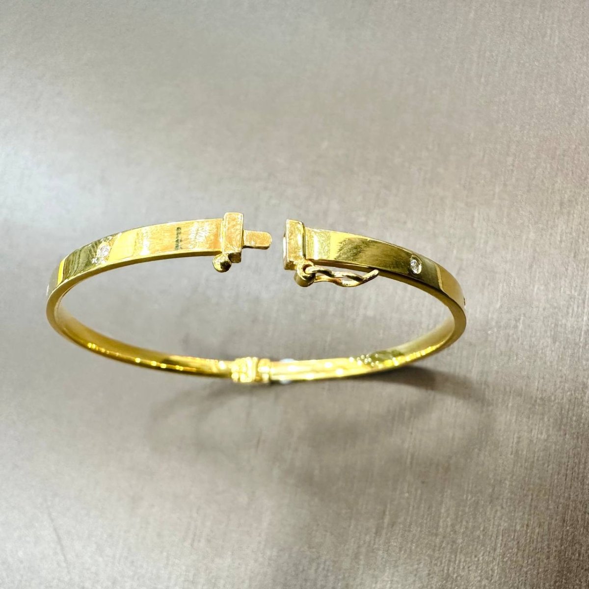 22k / 916 Gold Small Crystal Slim Bangle - Best Gold Shop 22k gold 22k gold bangle 22k gold bracelet 916 gold