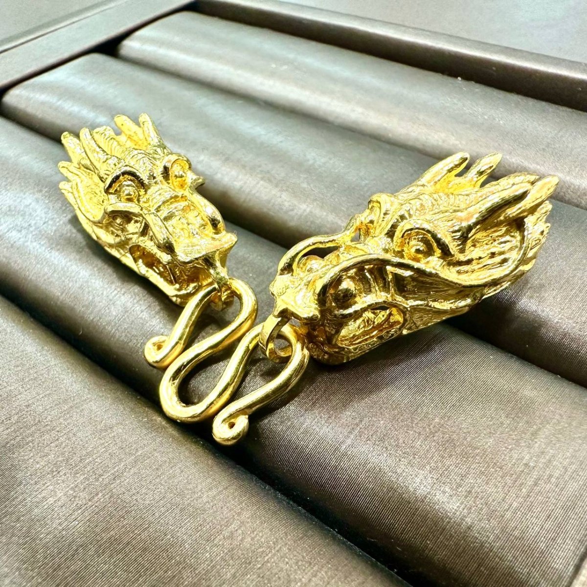 22k / 96 Gold Dragon Head W Hook - Best Gold Shop 22k gold 22k gold necklace 22k gold pendant Necklaces