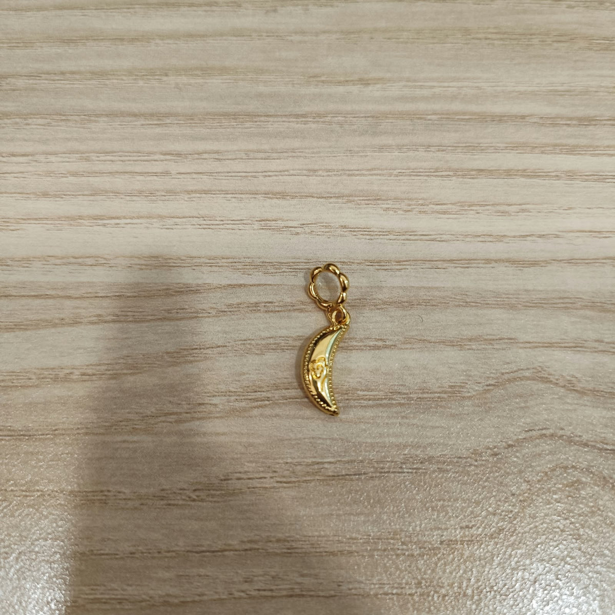 Loket dan Azimat Emas 916 Pelbagai Reka Bentuk Berat 0.13 hingga 0.25 gram