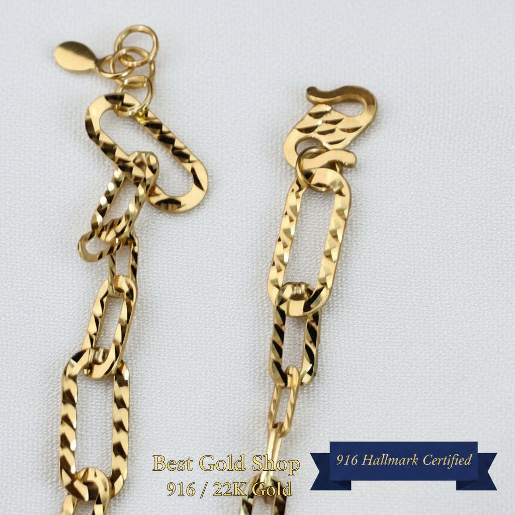Close-up of clasp on 916 Gold Diamond-Cut Fancy Link bracelet.