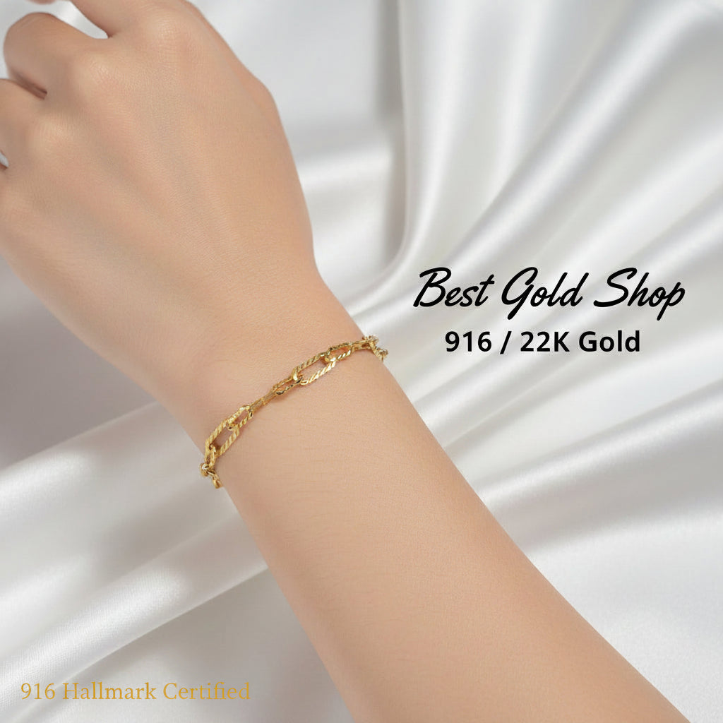 Adjustable-length detail of 916 Gold Diamond-Cut Fancy Link bracelet.