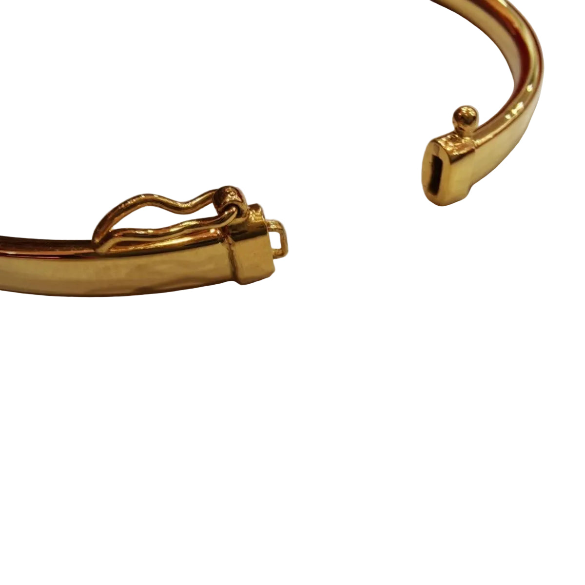 Close-up of the clasp on a 916 gold hollow shiny bangle