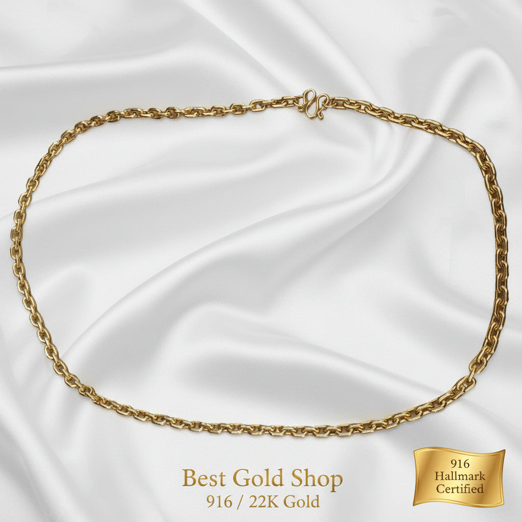 Close-up of 916 gold hollow Wanzi chain sculpted links