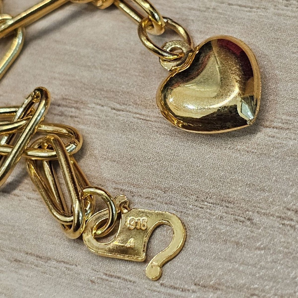 916 Gold Link Bracelet with Dangling Heart Version 2BraceletsBest Gold Shop