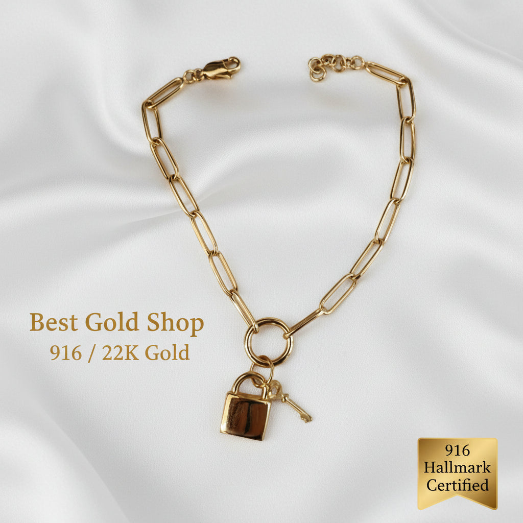 Close-up of clasp on adjustable 916 Gold Paperclip bracelet.