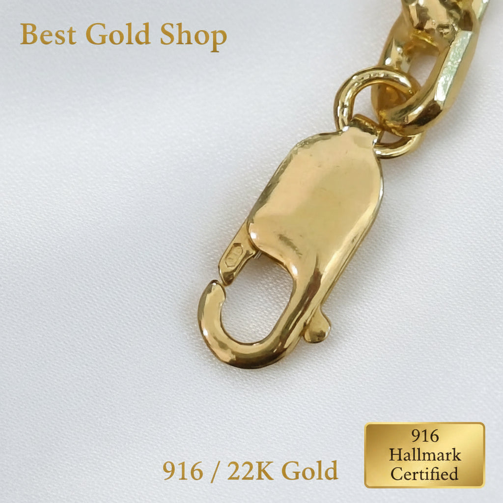 Close-up of polished 916 gold solid Wanzi bracelet links