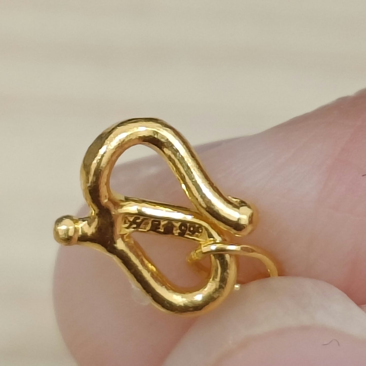 999 Gold Wan Zi Bracelet with Ruyi Charm | Meaningful 24K Gold Design