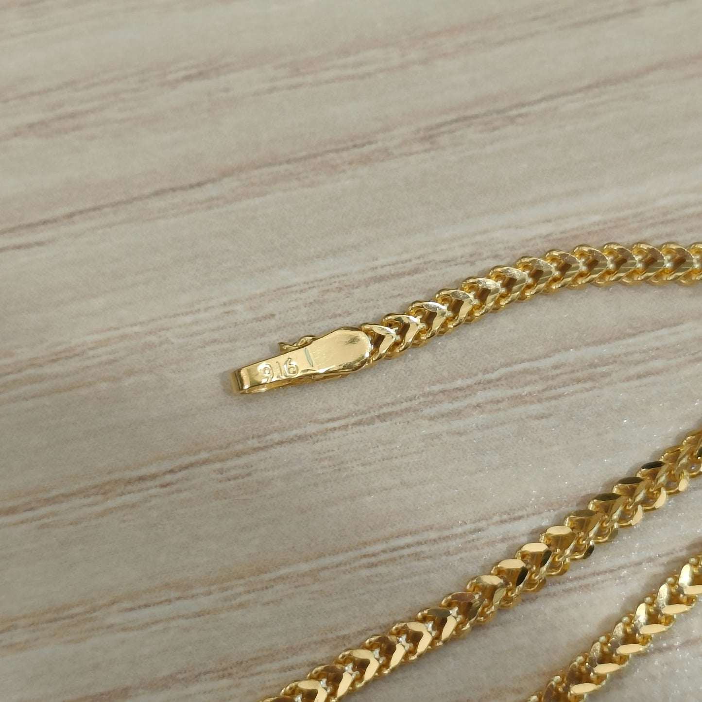 916 Gold Solid Box Bracelet | Classic Everyday 22K Gold Design