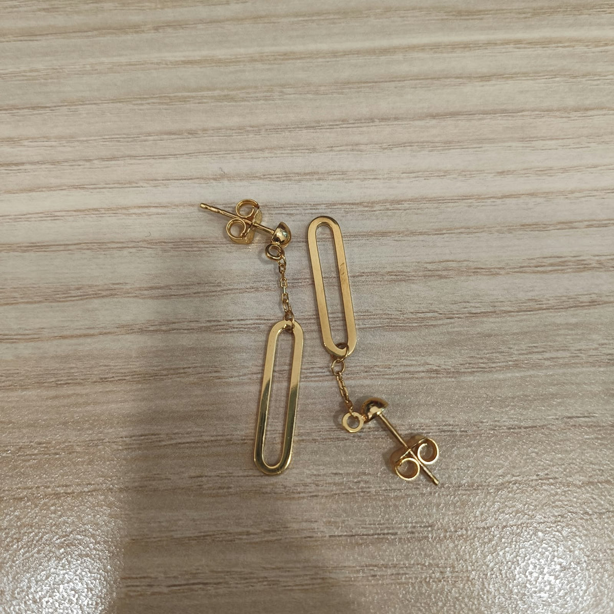 916 Gold Paperclip Dangle Earrings | Elegant 22K Gold Design