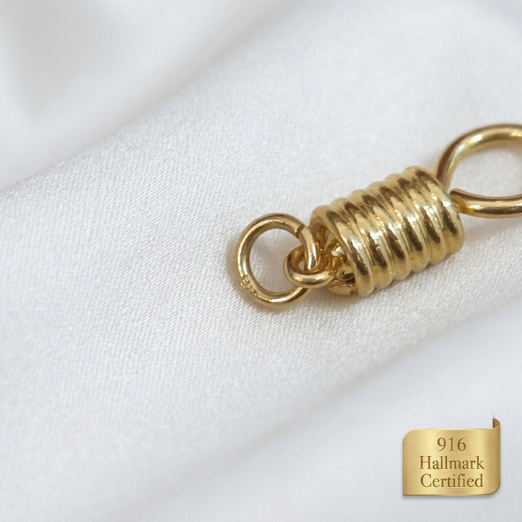 916 Gold Amulet Hook | Classic 22K Gold Accessory