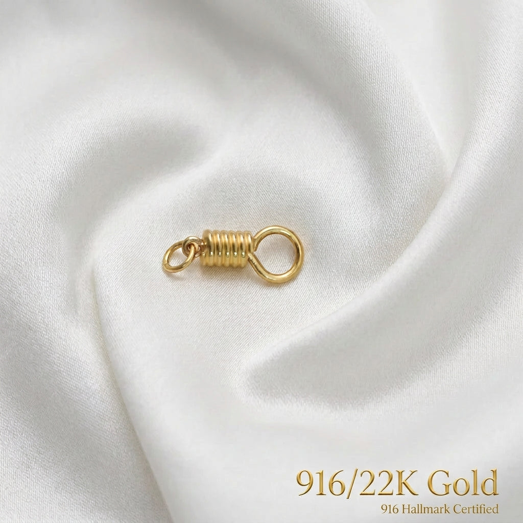 916 Gold Amulet Hook | Classic 22K Gold Accessory