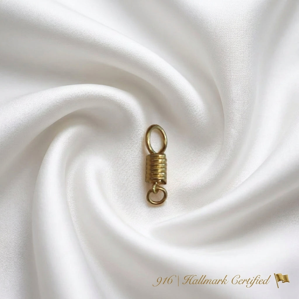 916 Gold Amulet Hook | Classic 22K Gold Accessory