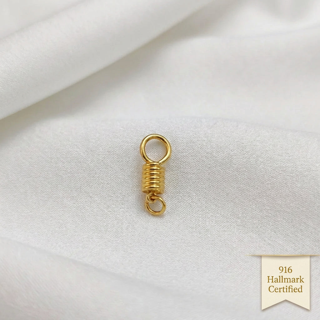 916 Gold Amulet Hook | Classic 22K Gold Accessory