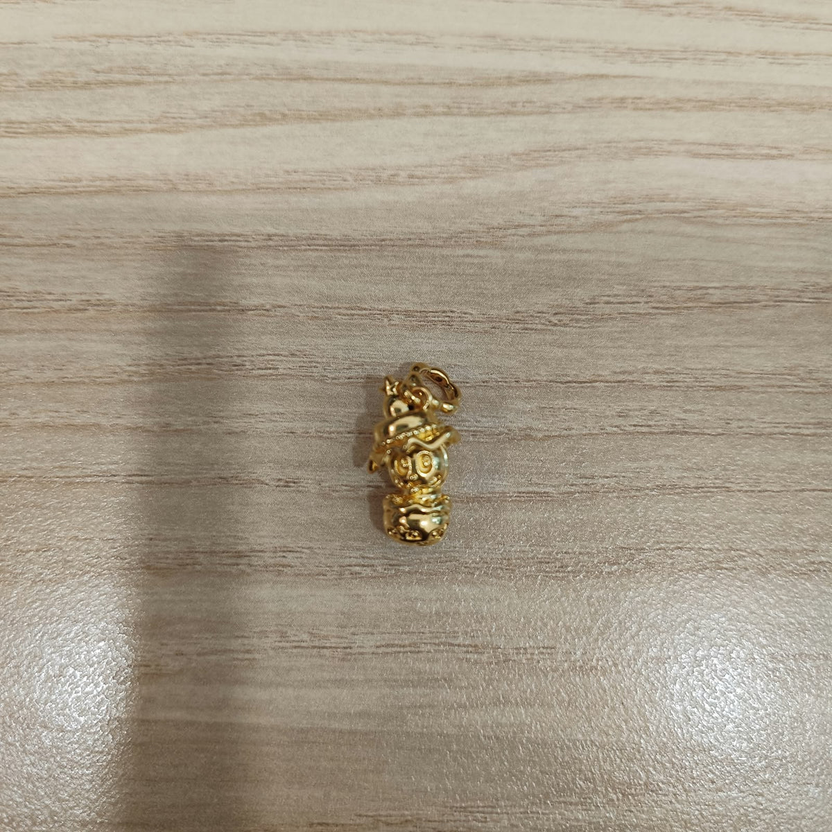 Loket dan Azimat Emas 916 Pelbagai Reka Bentuk Berat 0.13 hingga 0.25 gram