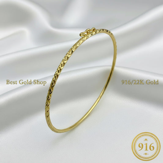 916 Gold Diamond-Cut Slim Bangle | Sparkling 22K Gold Design