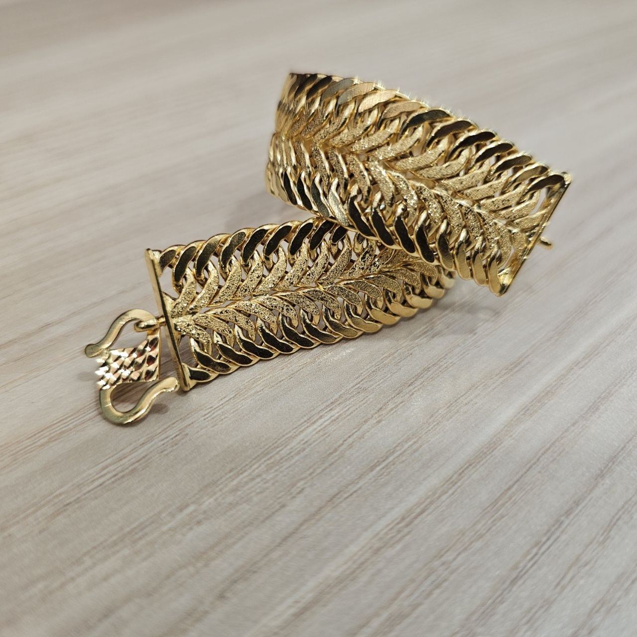 916 Gold Bracelet Duo Lipan Design