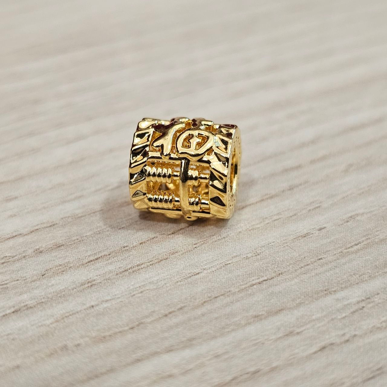 22k / Emas 916 0.26 hingga 0.45 gram Loket dan Azimat Grand