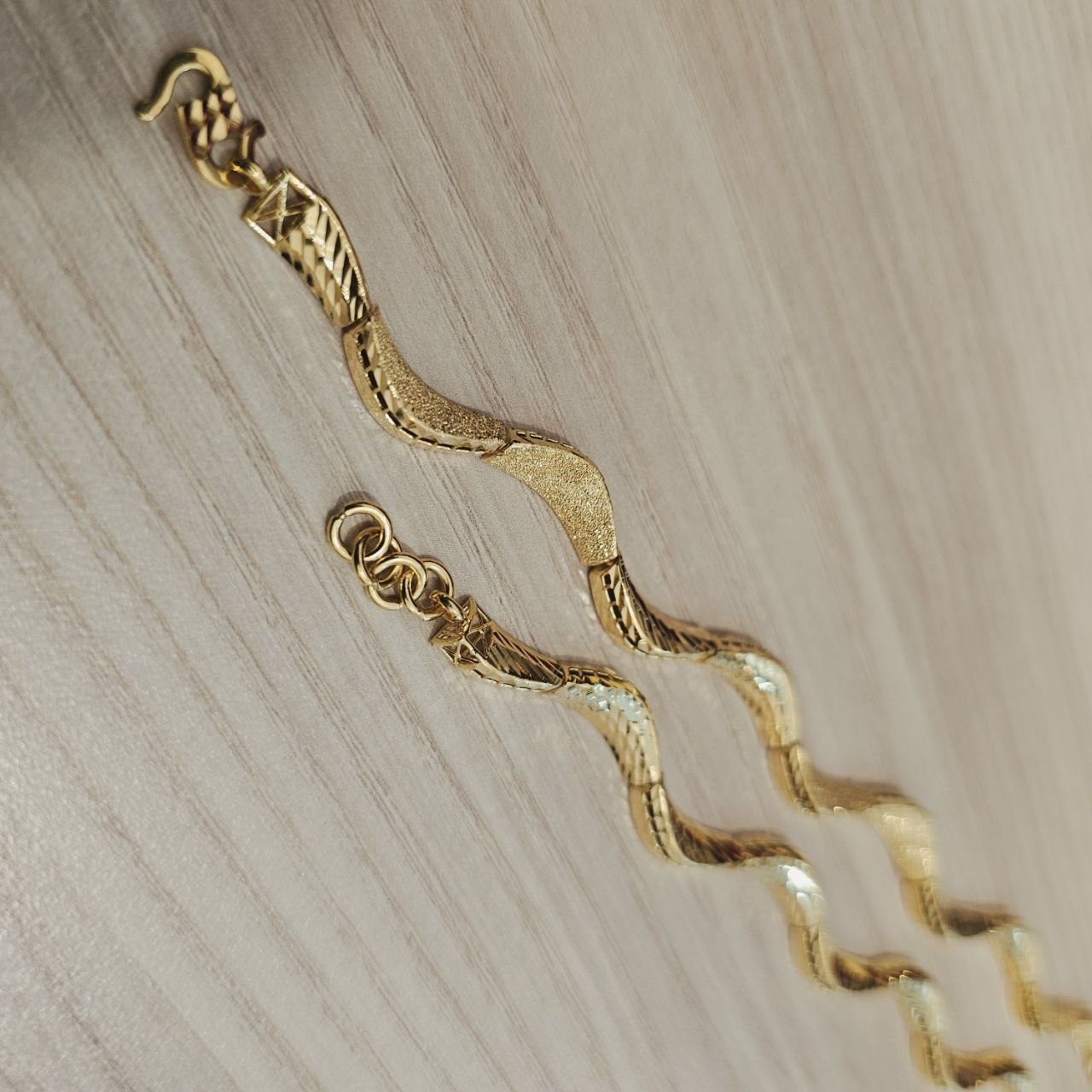 916 Gold Wavy Bracelet | New Design Elegant