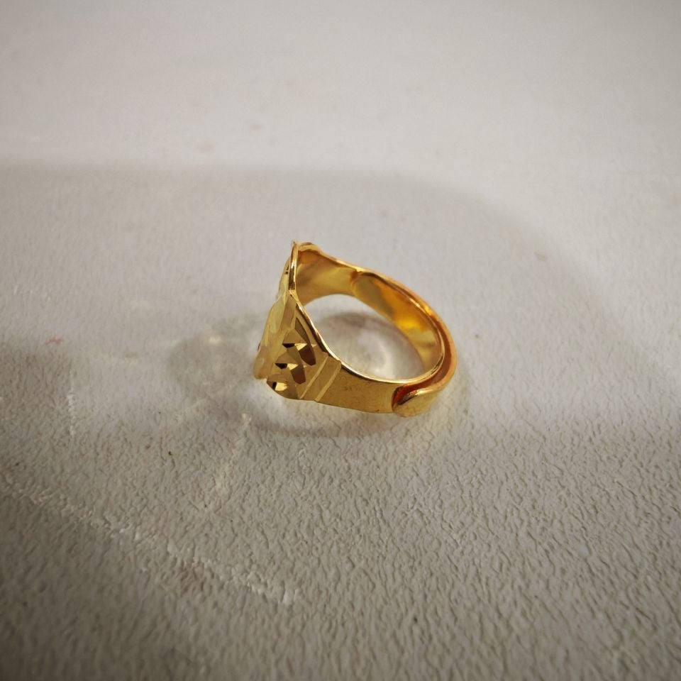 916 Gold Baby Ring Diamond cutting design new stock