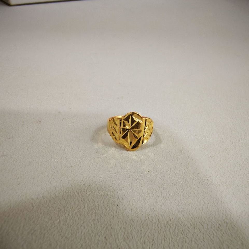 916 Gold Baby Ring Diamond cutting design new stock