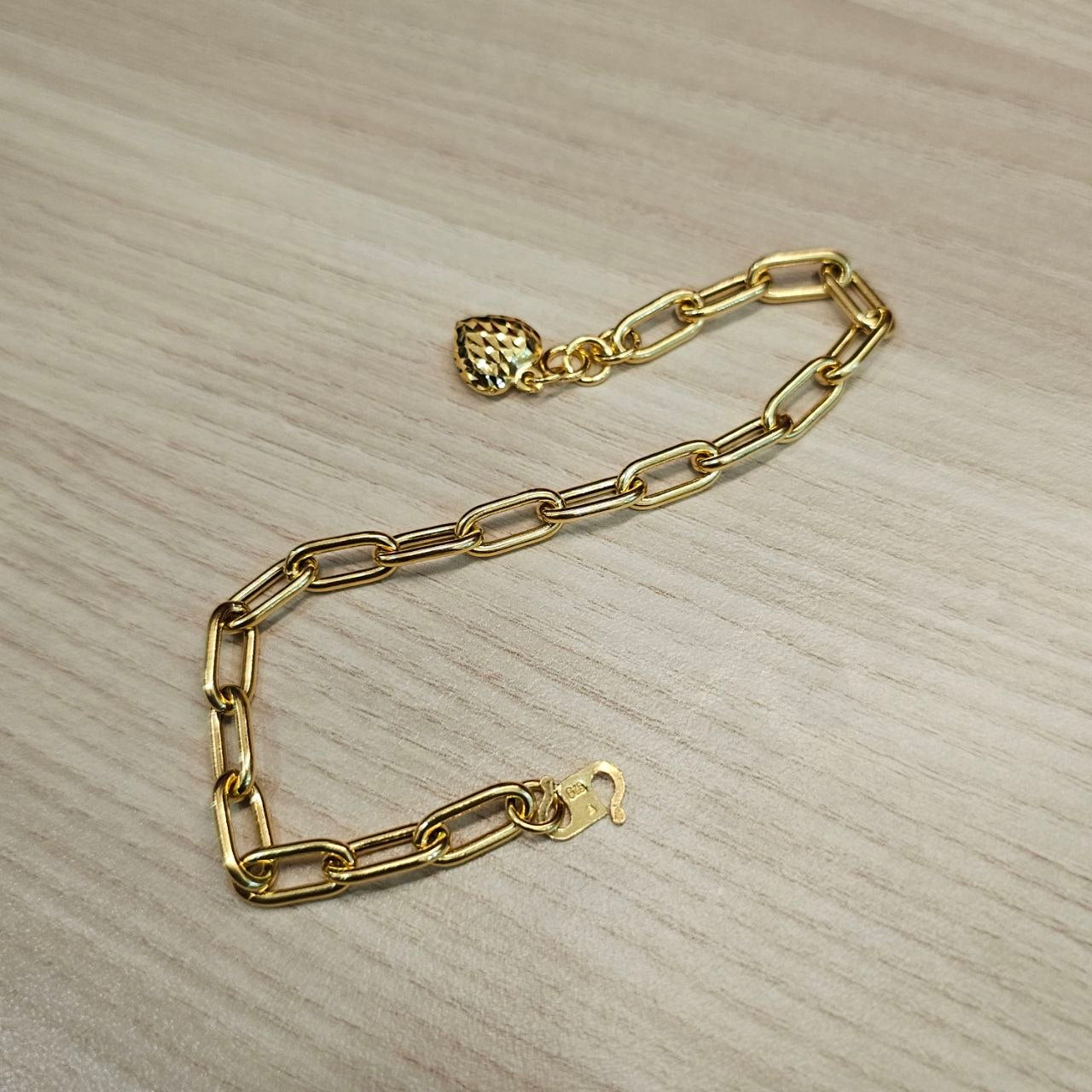 916 Gold Clip Link Bracelet with Dangling Heart