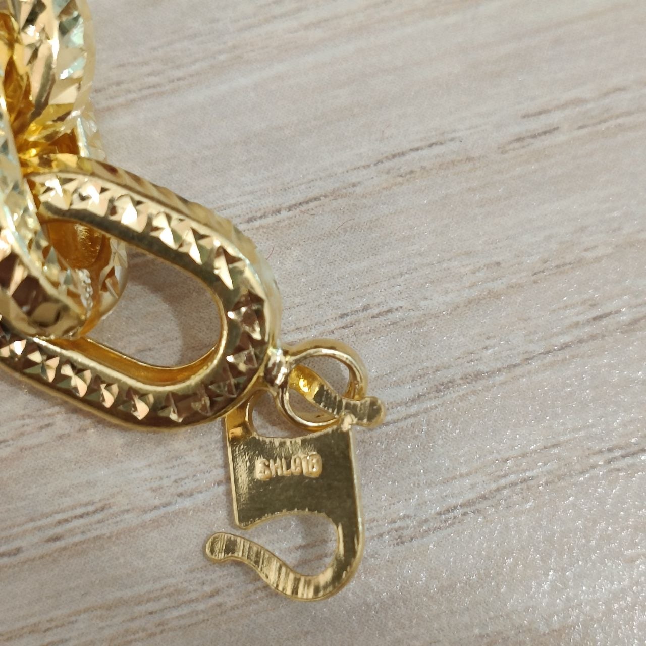 916 Gold Hollow Anchor Link Bracelet | Diamond-Cut 22K Gold