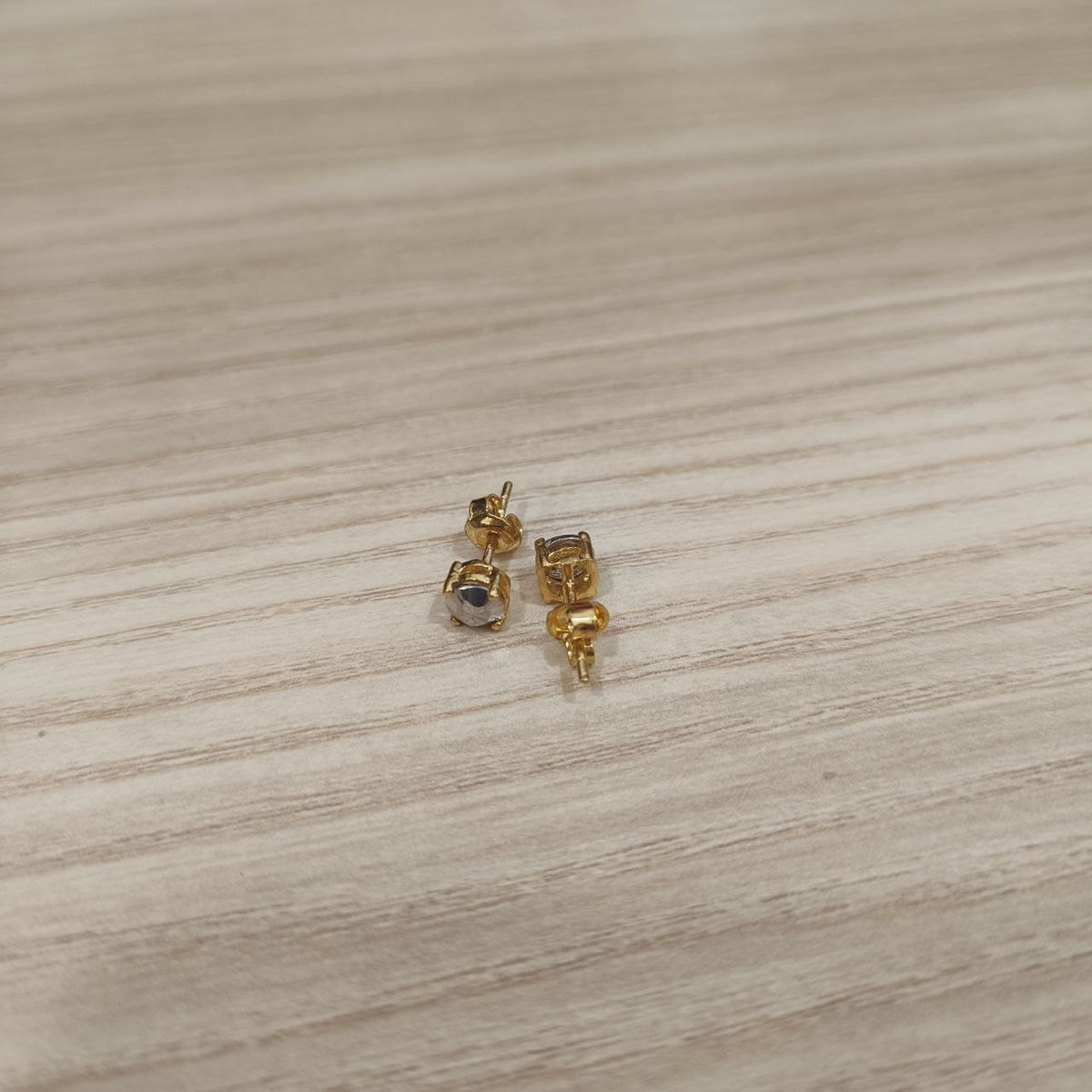 916 Gold Diamond-Cut Earrings | Elegant 22K Gold Design