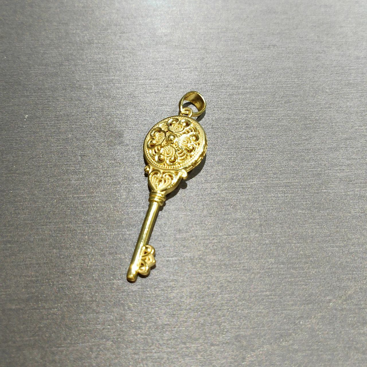 22k / 916 Gold Designer Key by Best Gold Shop