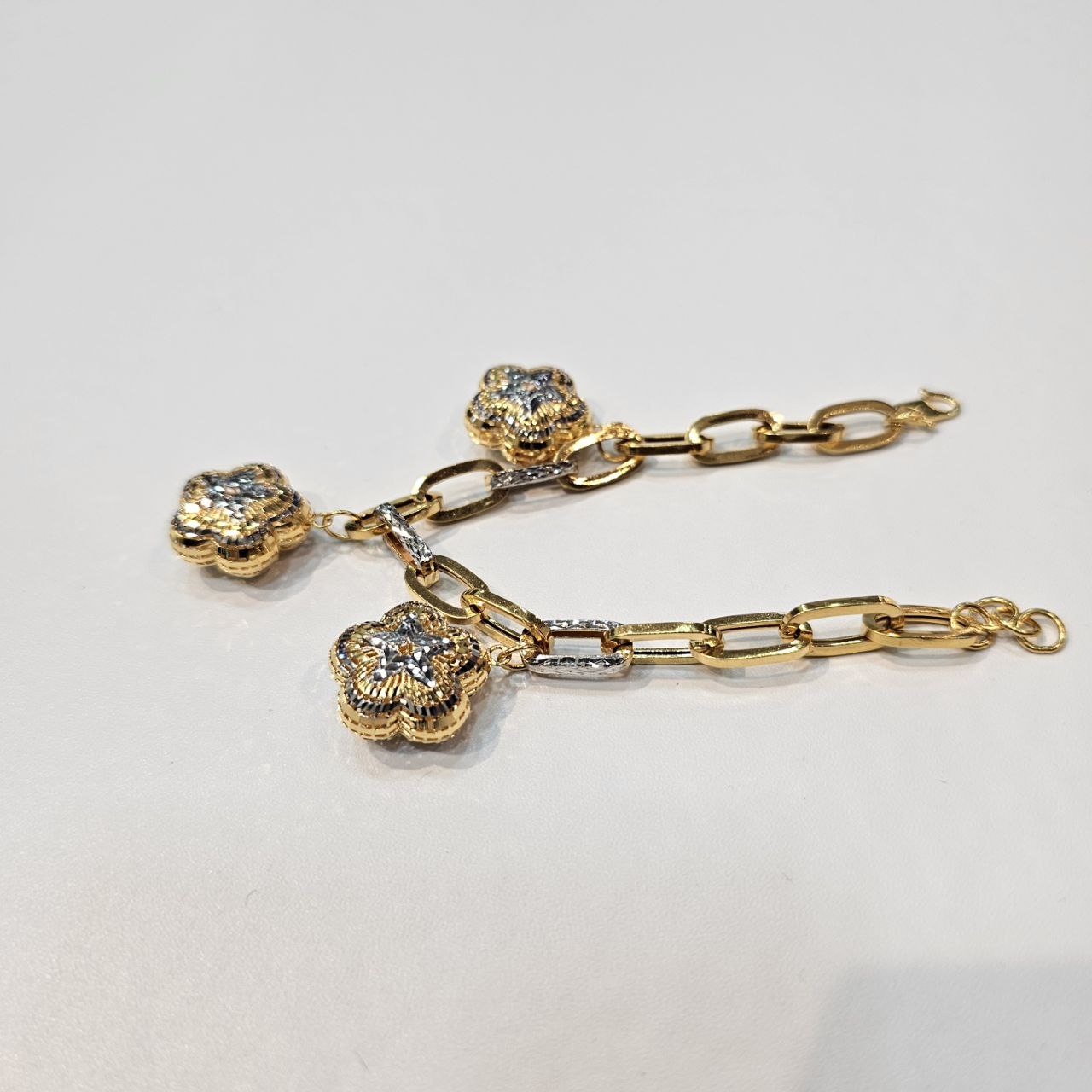 22k / 916 Gold 2 Tone Dangling Flower Bracelet