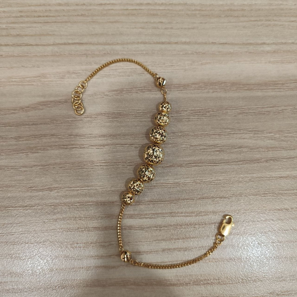 916 Gold Graduated Shiny Ball Bracelet | Elegant 22K Design