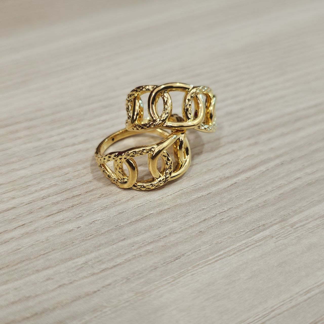 916 Gold Interlock Design Ring Latest Design and Feather Light