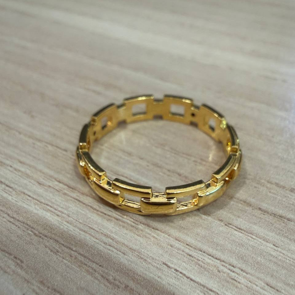 916 Gold Lightweight Chain Link Ring | Feather-Light 22K Gold