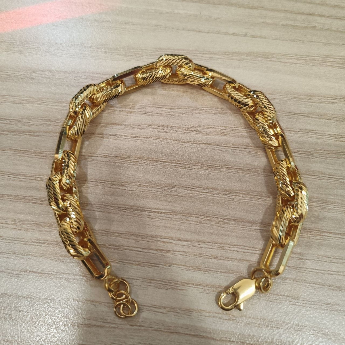 916 Gold Hollow Wan Zi Bracelet | Elegant 22K Gold Design