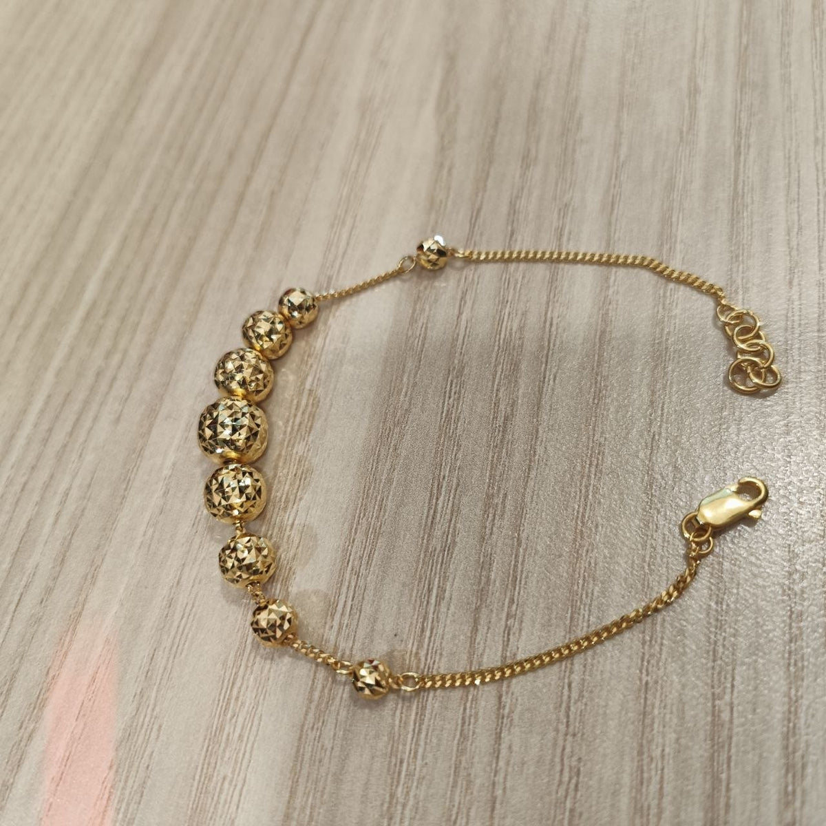 916 Gold Graduated Shiny Ball Bracelet | Elegant 22K Design