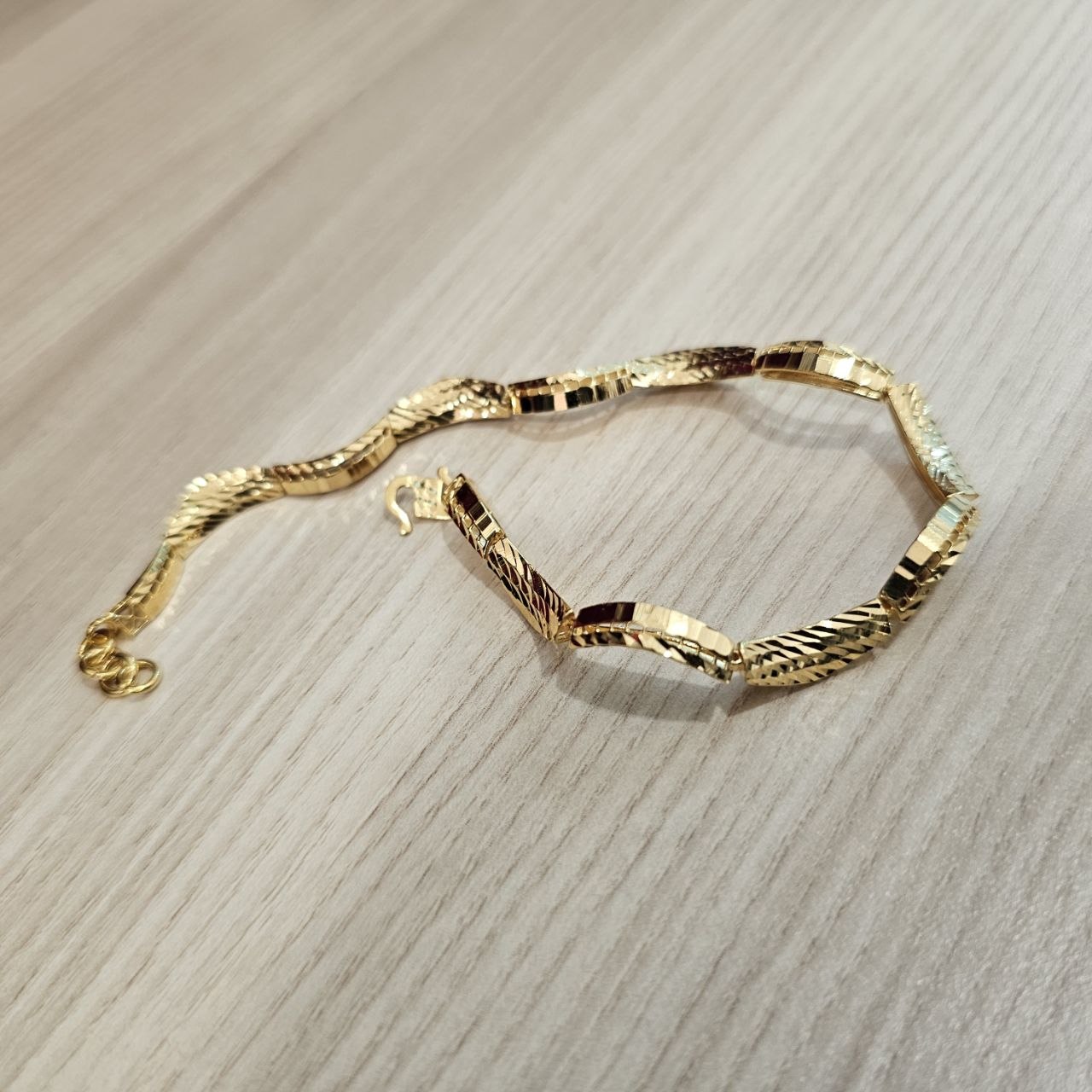 916 Gold Wavy Bracelet | New Design Elegant