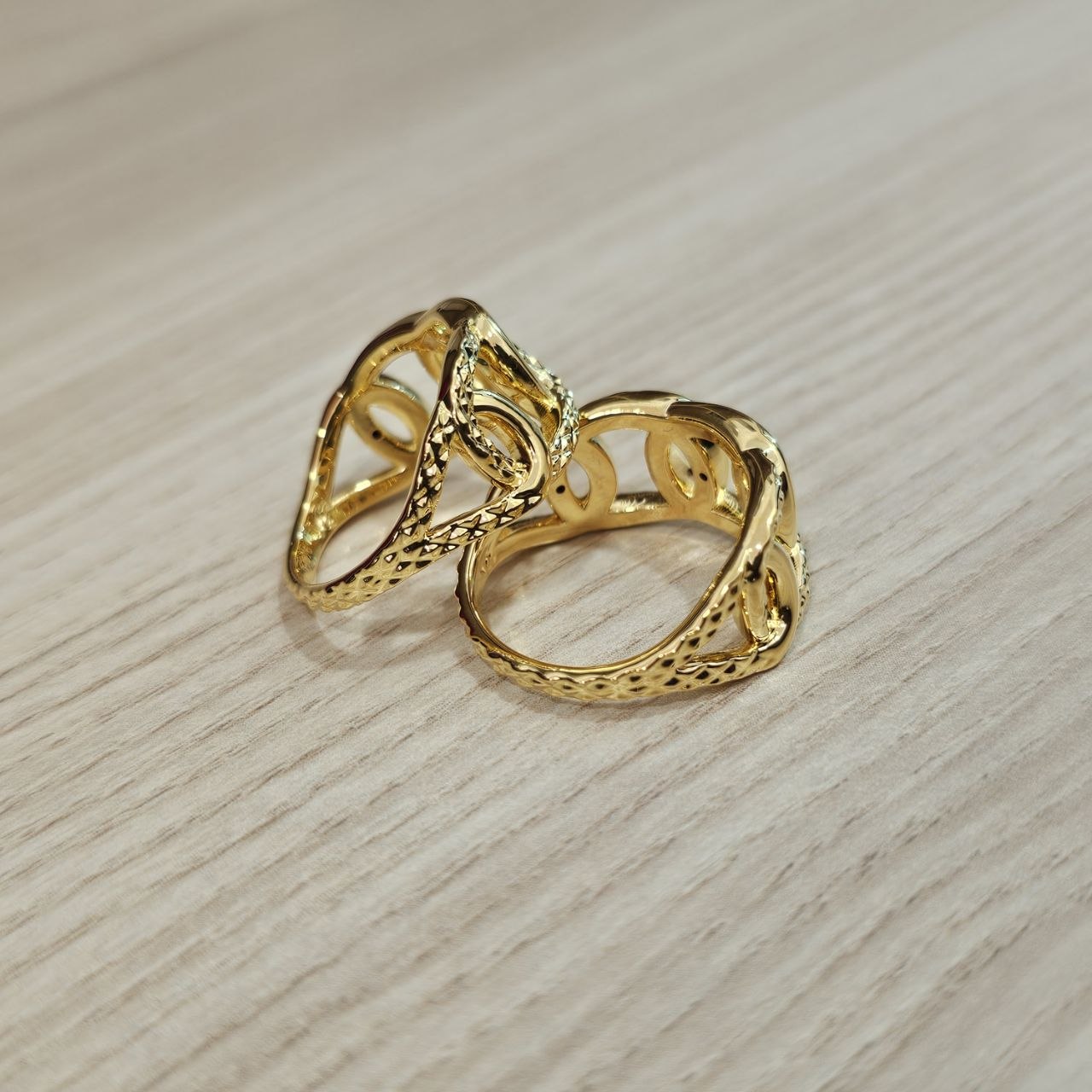 916 Gold Interlock Design Ring Latest Design and Feather Light