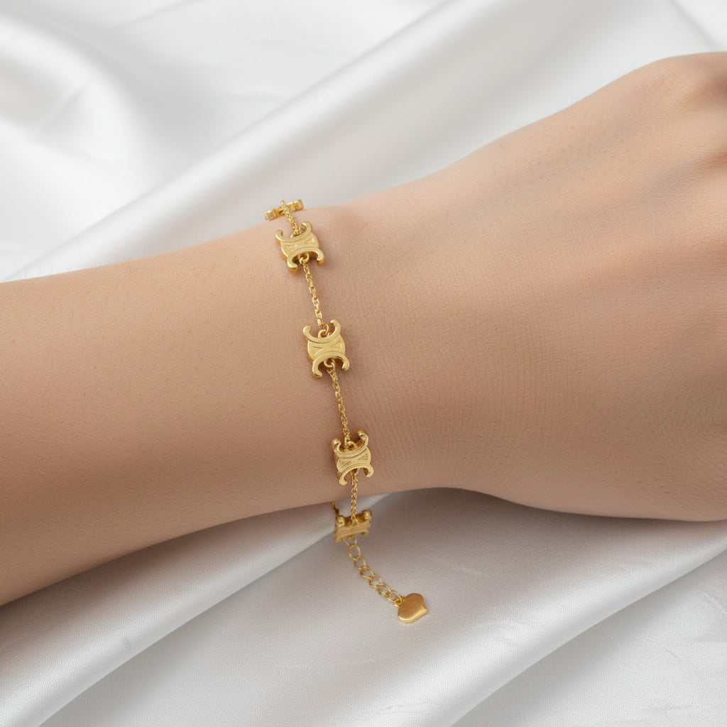 Close-up view of the 916 gold fancy motif bracelet
