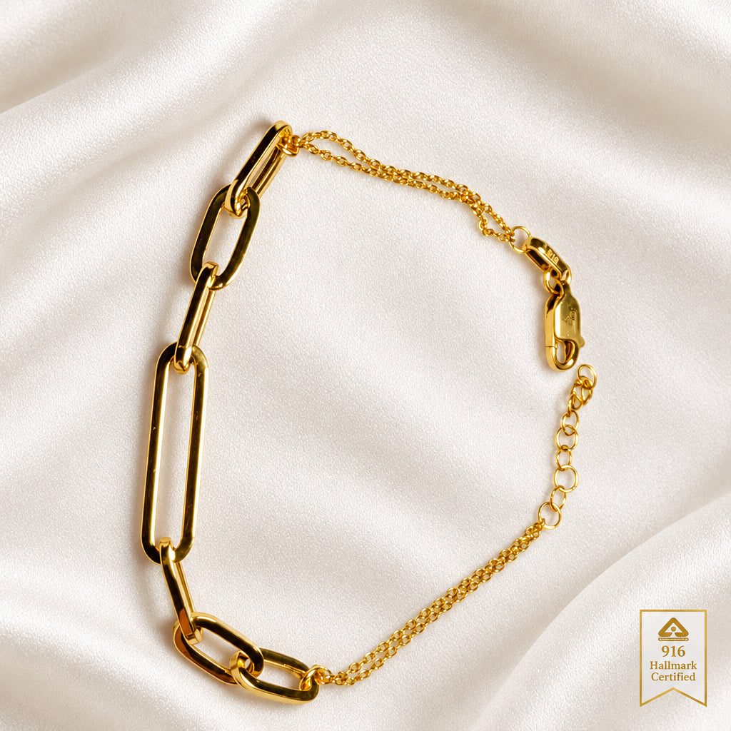 916 gold Wanzi link bracelet with elongated links and fine chain