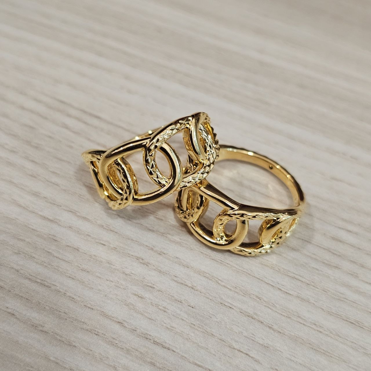 916 Gold Interlock Design Ring Latest Design and Feather Light