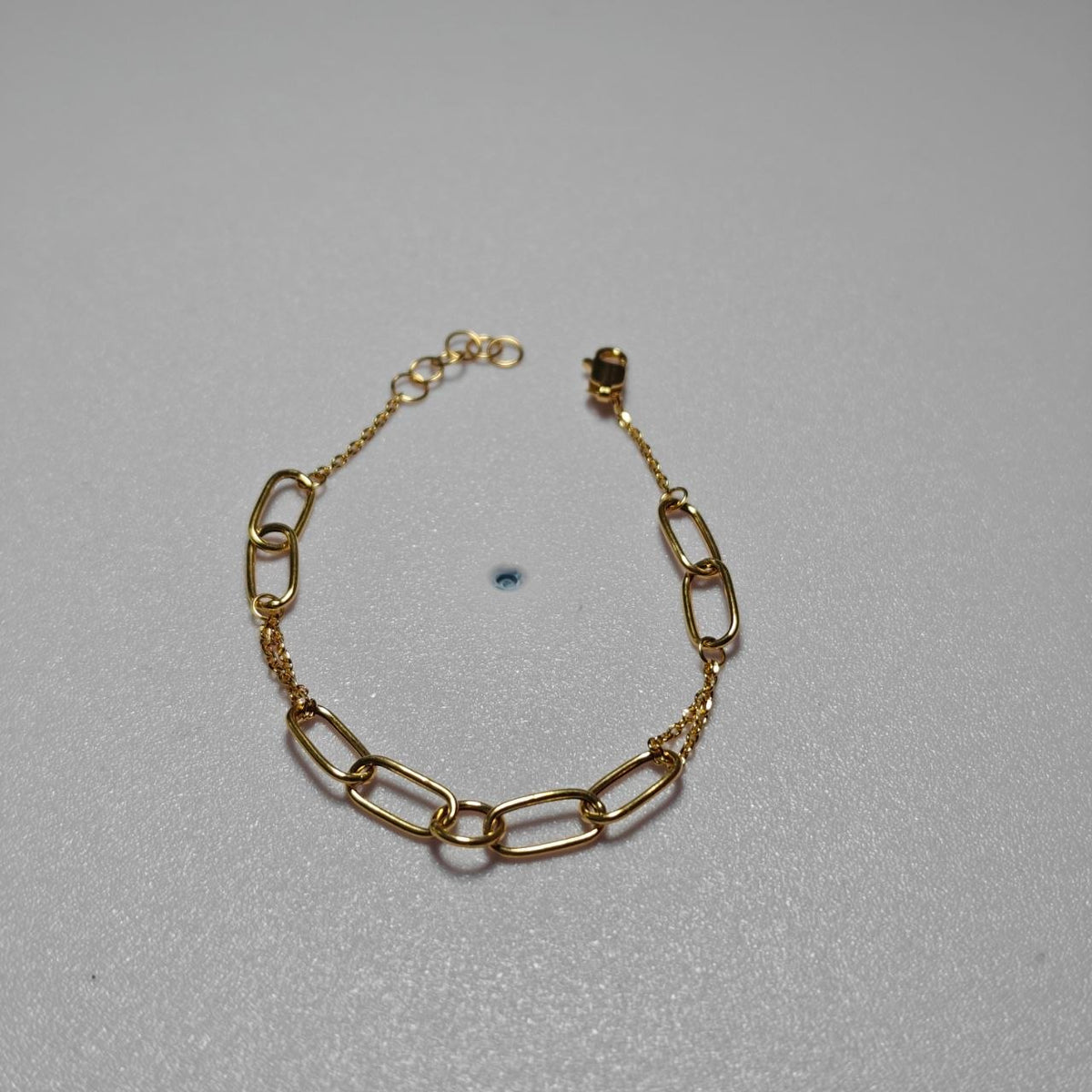 916 Gold WanZi Loop Bracelet | Adjustable 22K Gold Design