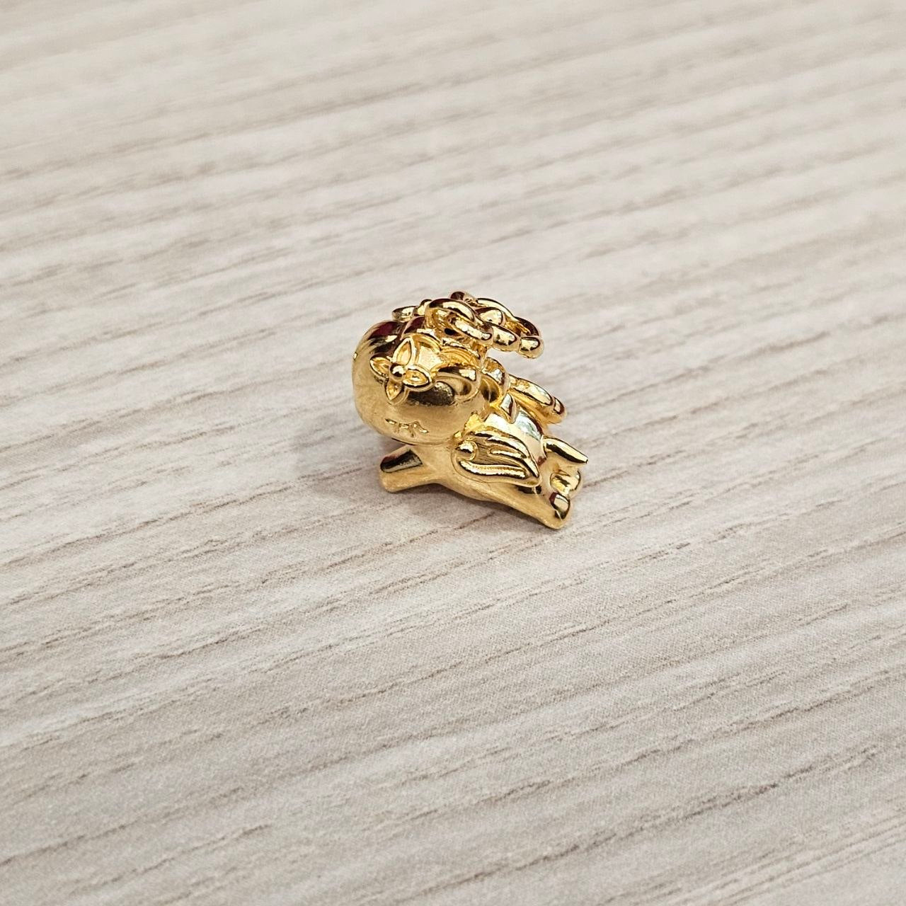22k / Emas 916 0.26 hingga 0.45 gram Loket dan Azimat Grand